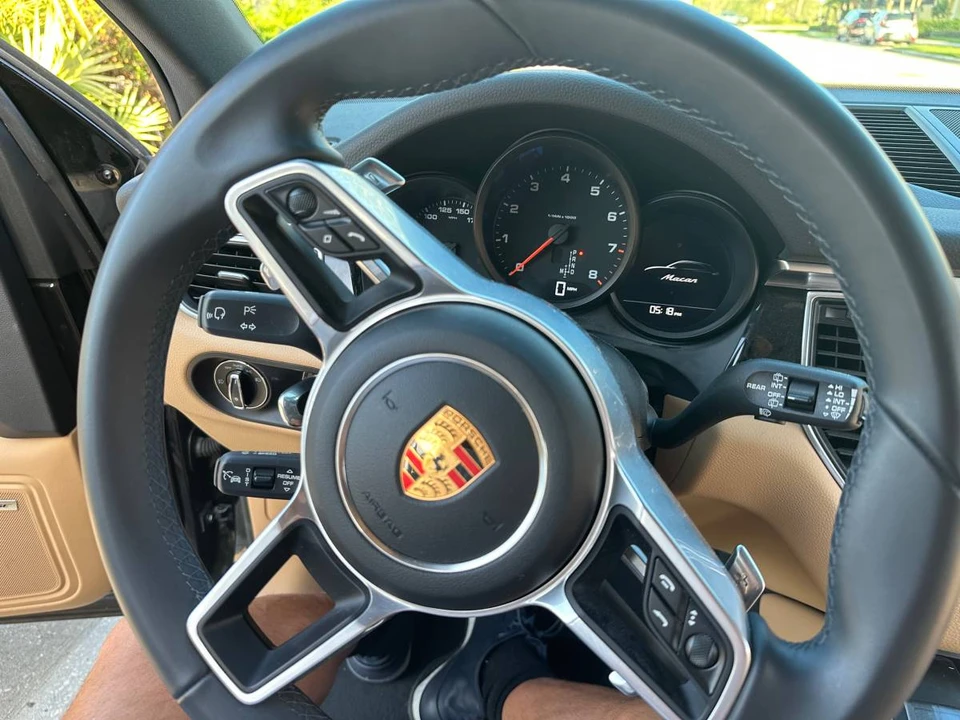 2018 Porsche Macan - Image 11 of 23