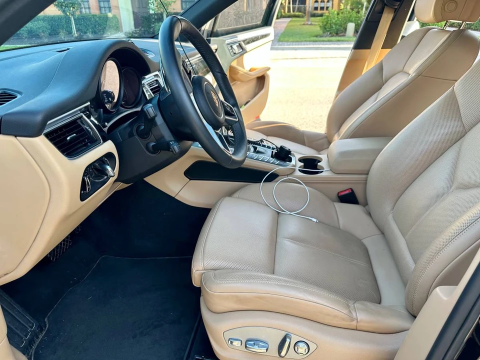 2018 Porsche Macan - Image 12 of 23