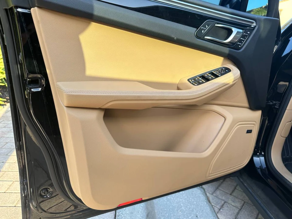 2018 Porsche Macan - Image 13 of 23