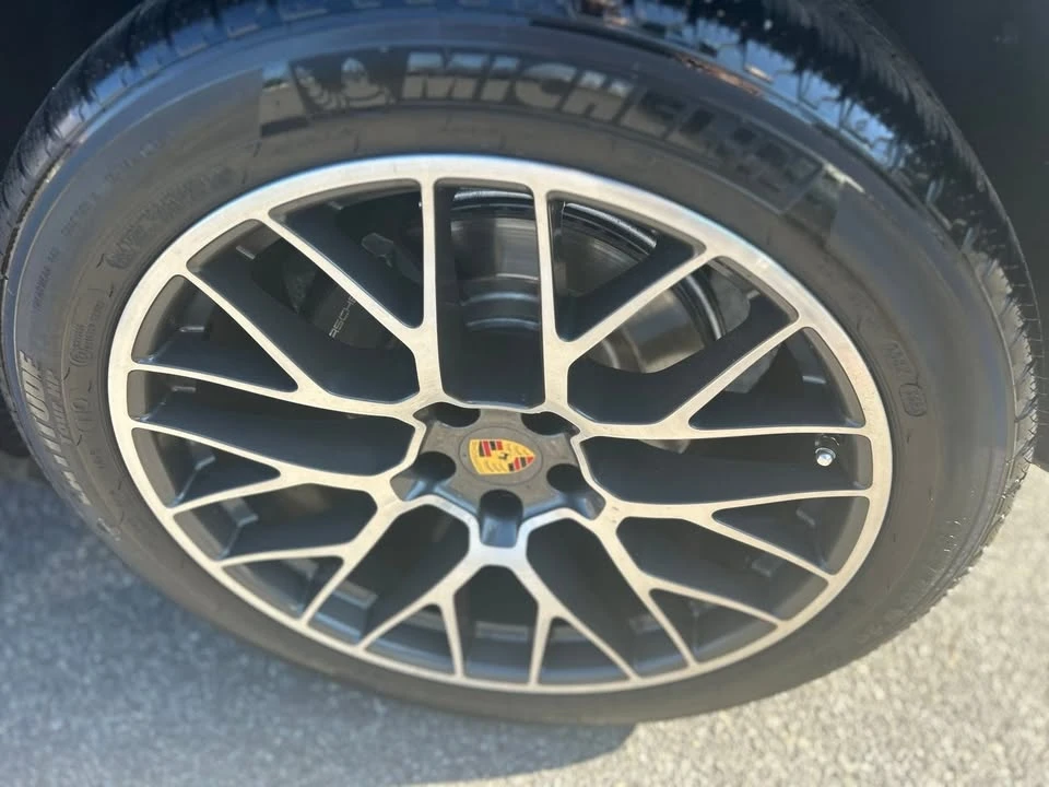 2018 Porsche Macan - Image 19 of 20