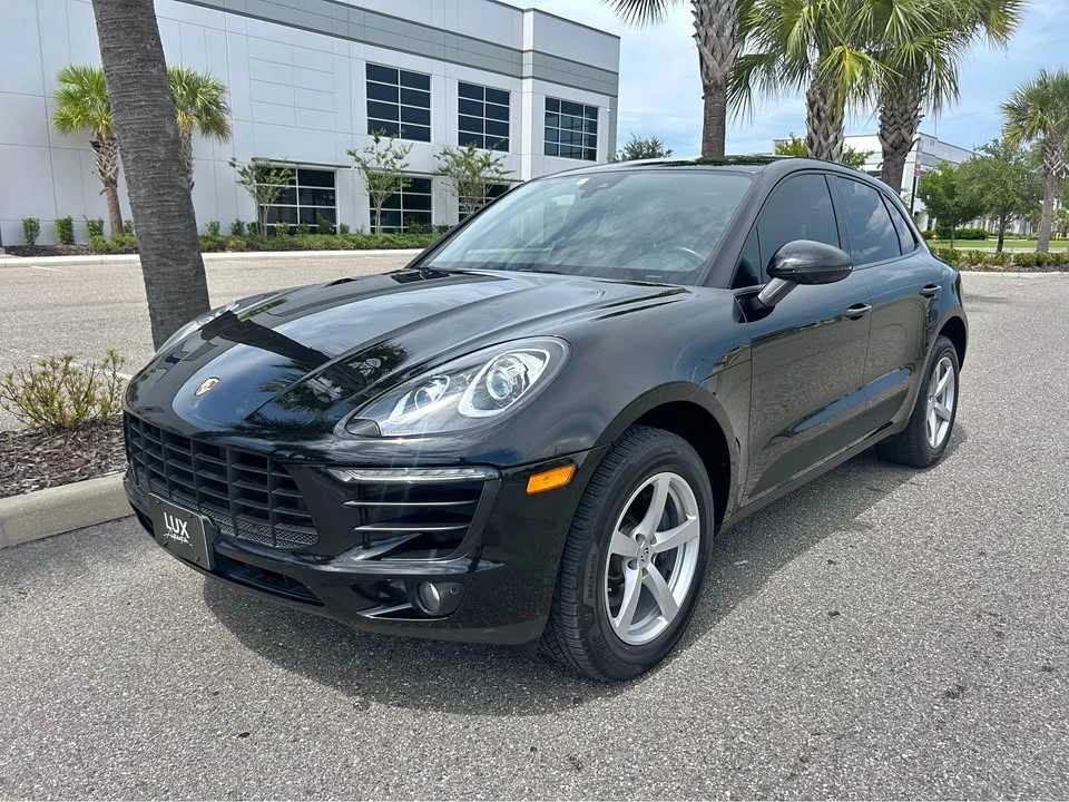 2018 Porsche Macan - Image 1 of 9