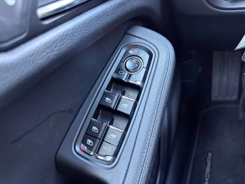 2018 Porsche Macan - Image 17 of 19
