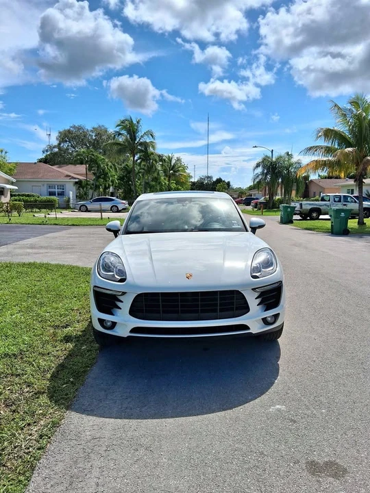 2018 Porsche Macan - Image 1 of 11