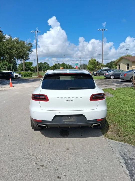 2018 Porsche Macan - Image 5 of 11