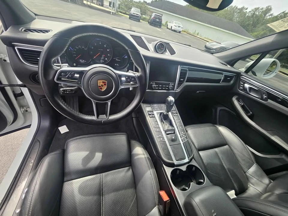 2018 Porsche Macan - Image 11 of 19
