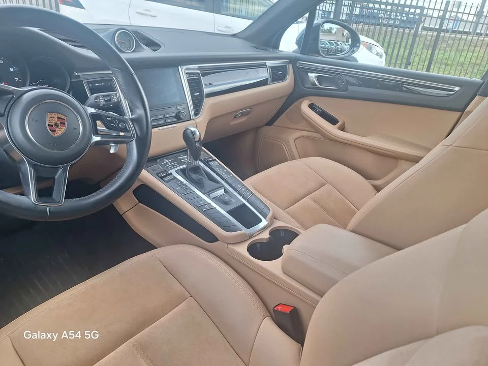 2018 Porsche Macan - Image 4 of 10