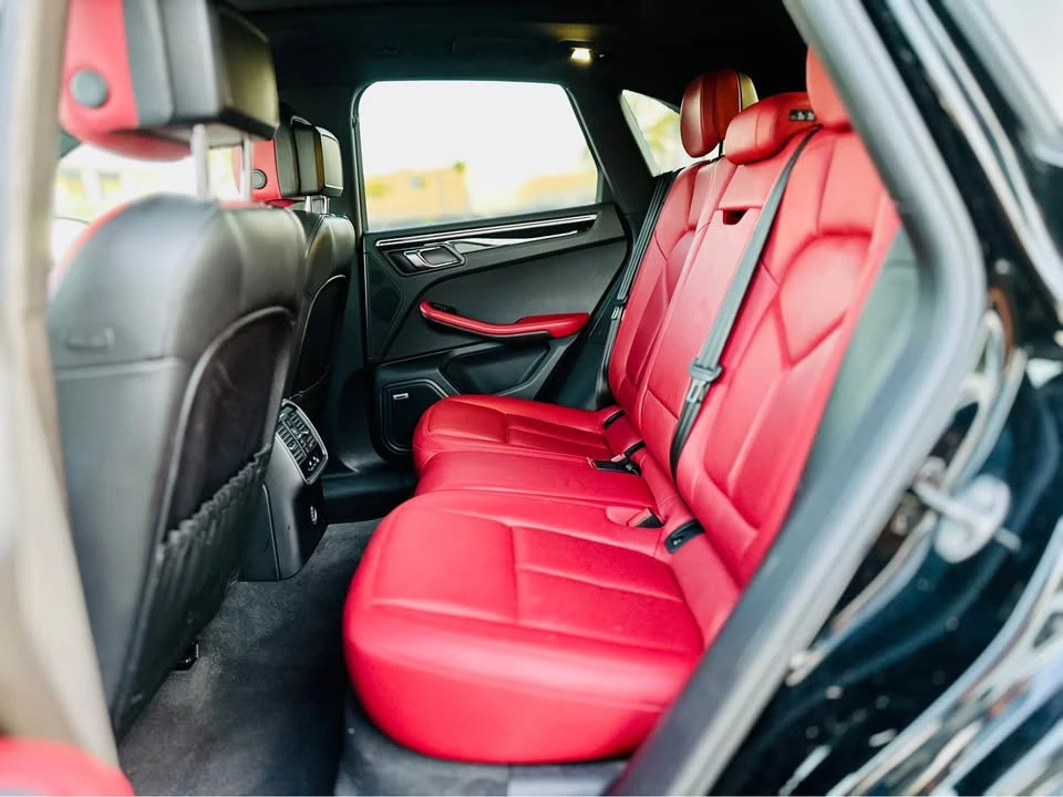 2018 Porsche Macan - Image 10 of 19