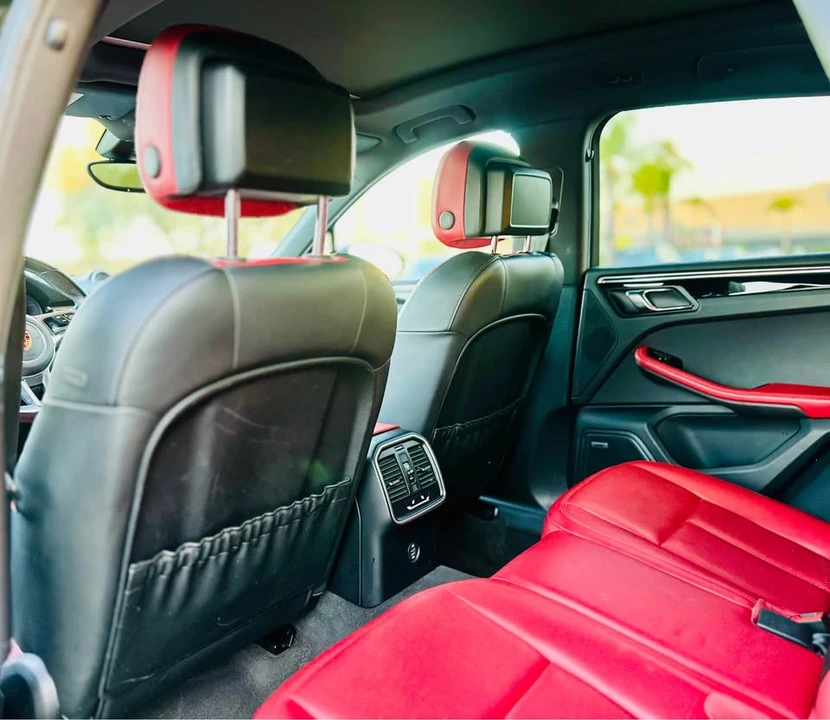 2018 Porsche Macan - Image 11 of 19
