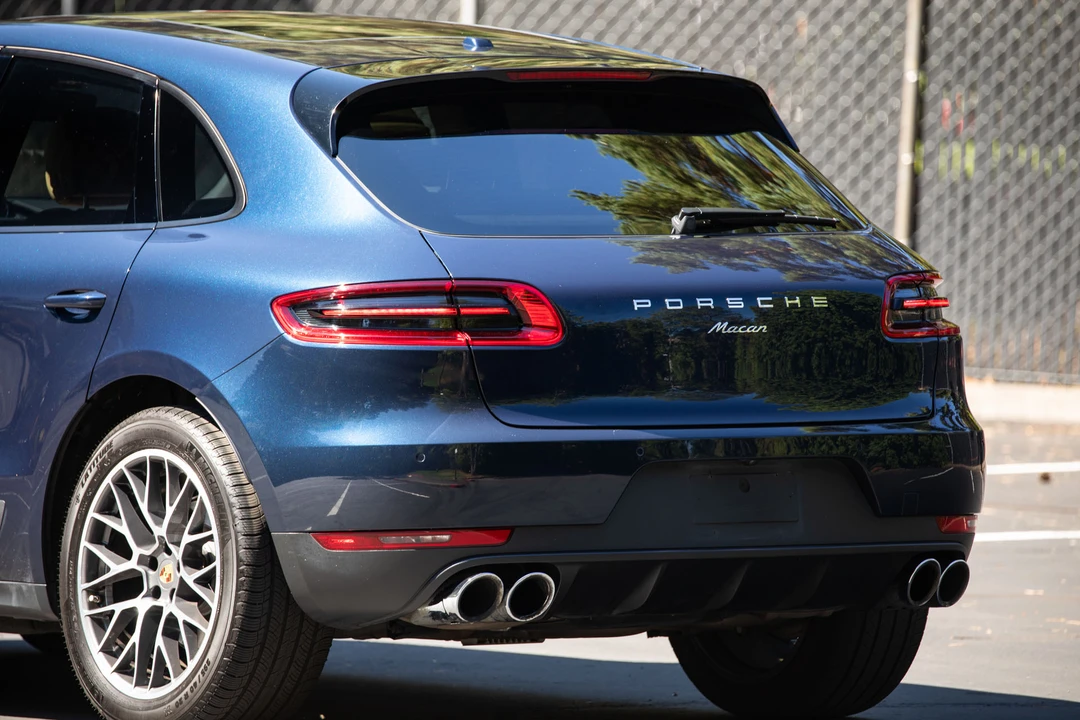 2018 Porsche Macan - Image 19 of 31