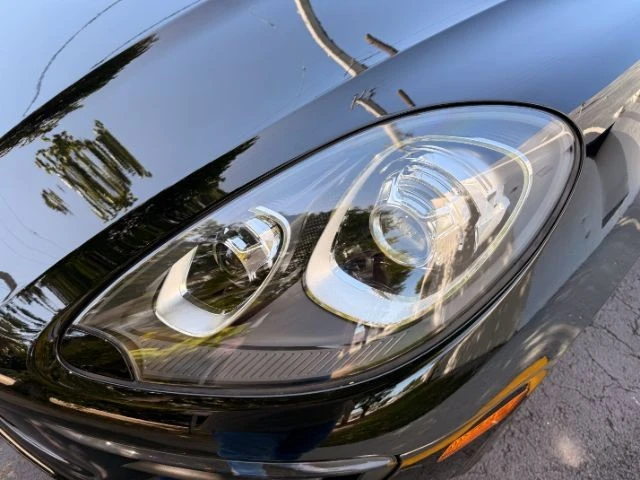 2018 Porsche Macan - Image 17 of 20