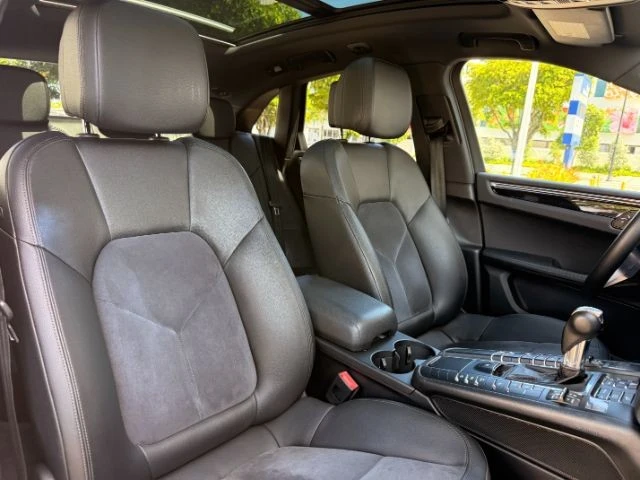 2018 Porsche Macan - Image 10 of 20