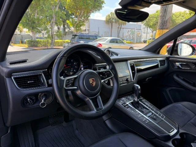 2018 Porsche Macan - Image 8 of 20
