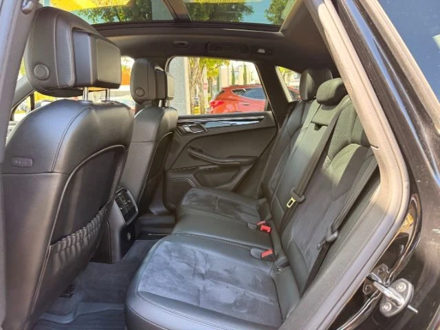 2018 Porsche Macan - Image 13 of 20