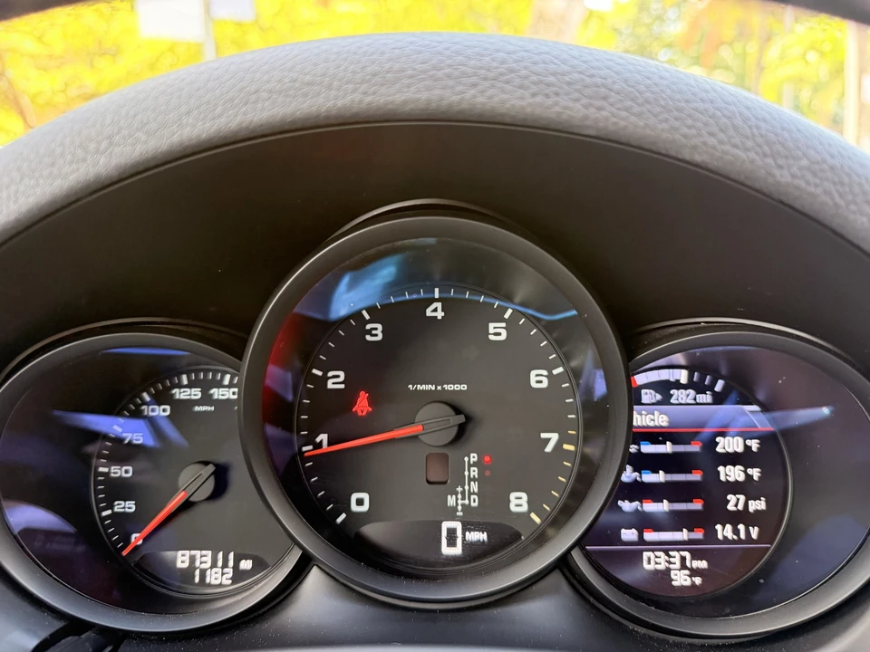 2018 Porsche Macan - Image 14 of 16