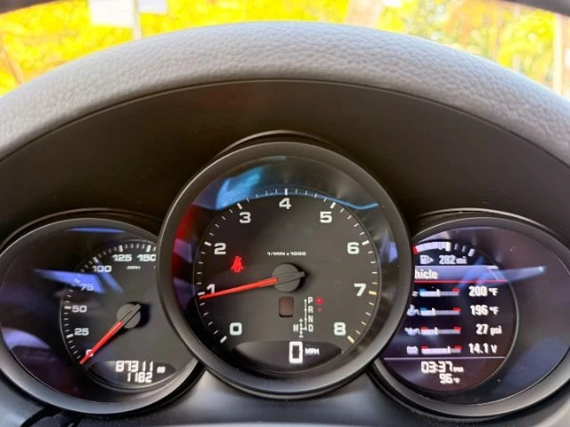 2018 Porsche Macan - Image 15 of 20