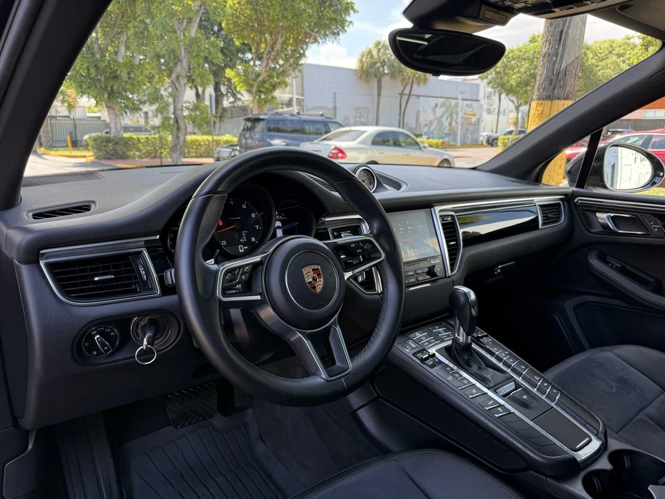 2018 Porsche Macan - Image 7 of 16