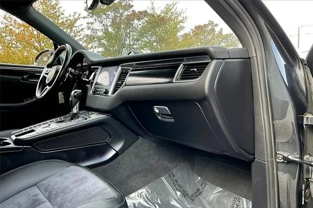 2018 Porsche Macan - Image 12 of 12