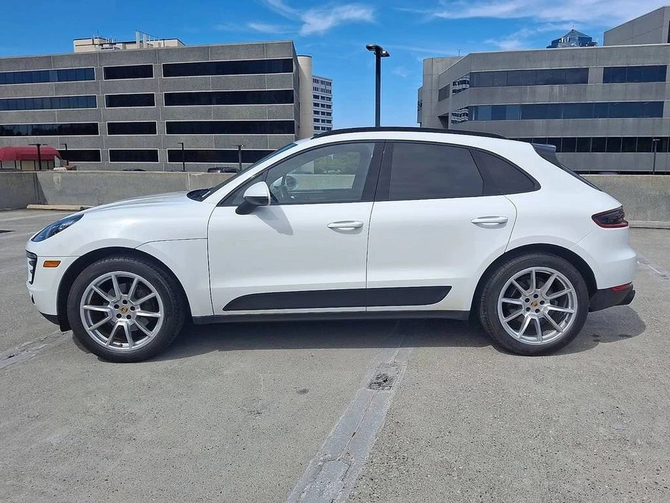 2018 Porsche Macan - Image 2 of 4