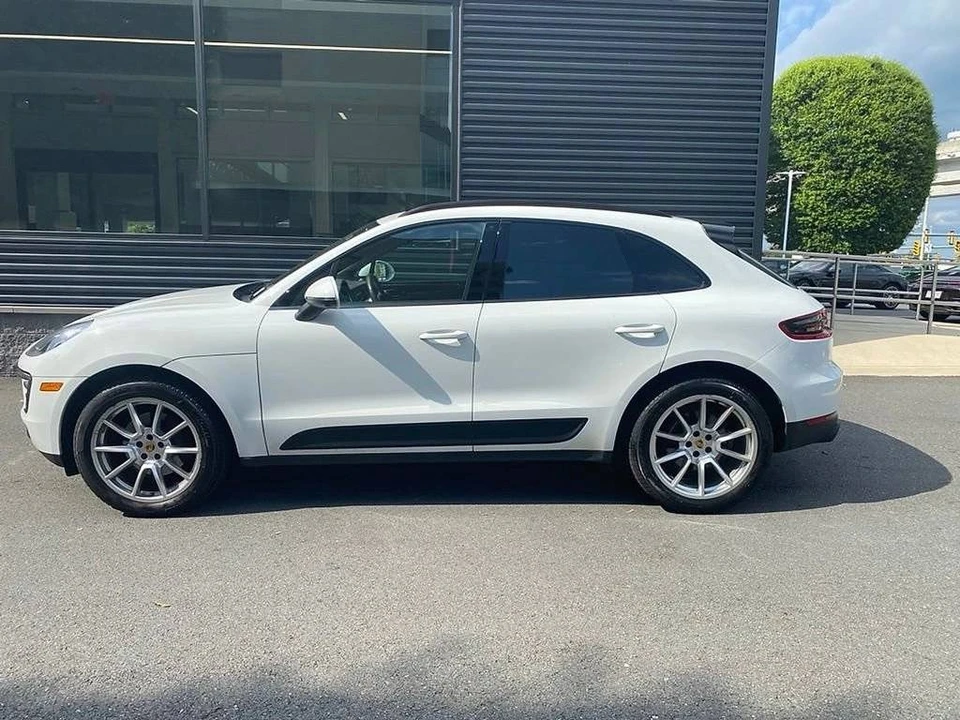 2018 Porsche Macan - Image 2 of 5