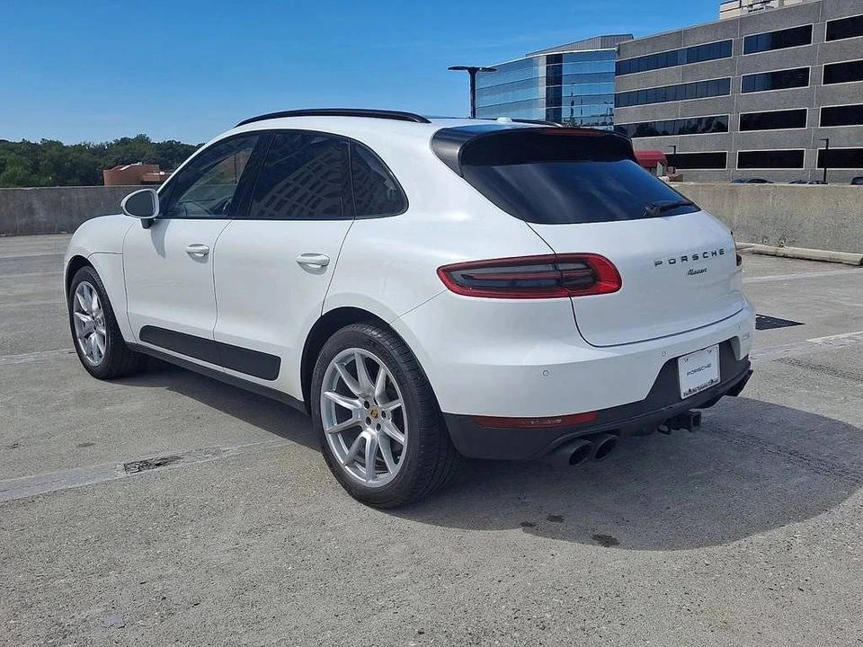 2018 Porsche Macan - Image 3 of 4