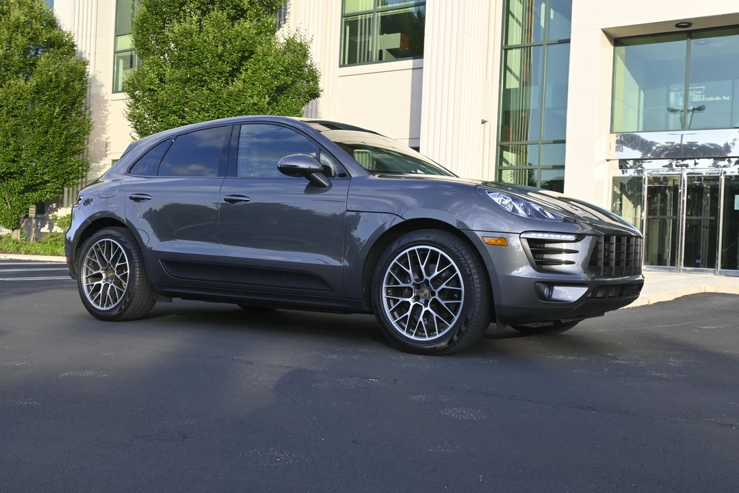 2018 Porsche Macan - Image 30 of 31