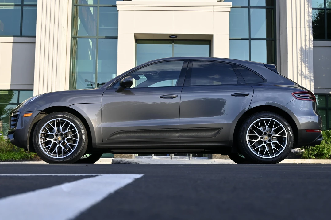 2018 Porsche Macan - Image 14 of 31