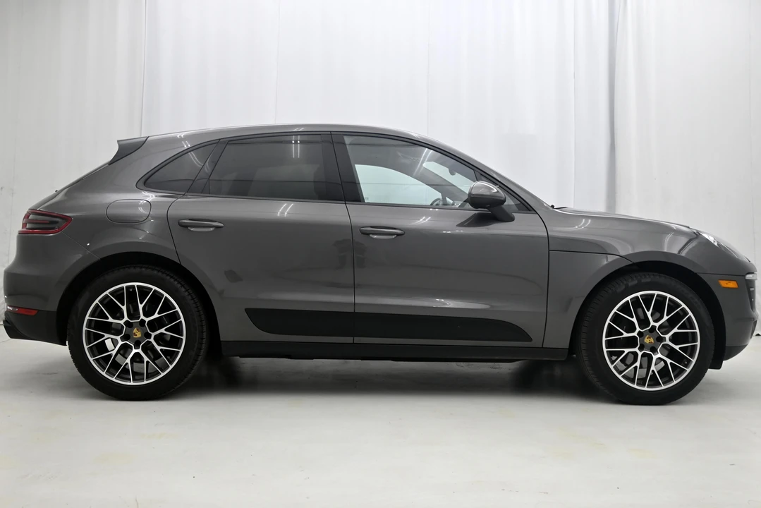 2018 Porsche Macan - Image 28 of 31