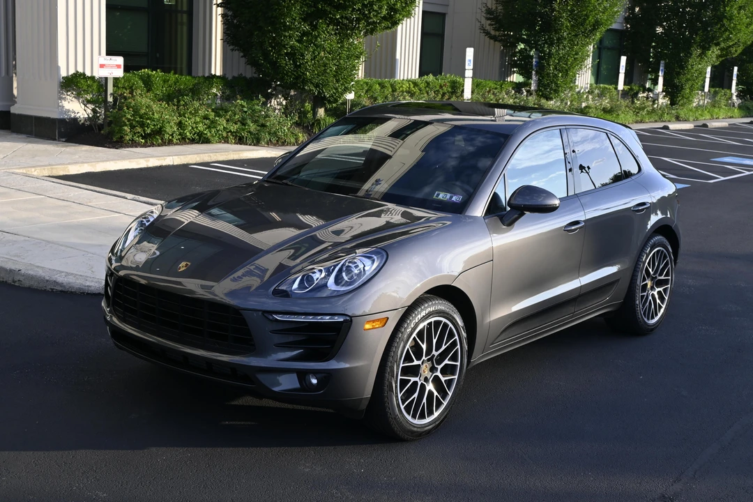 2018 Porsche Macan - Image 12 of 31