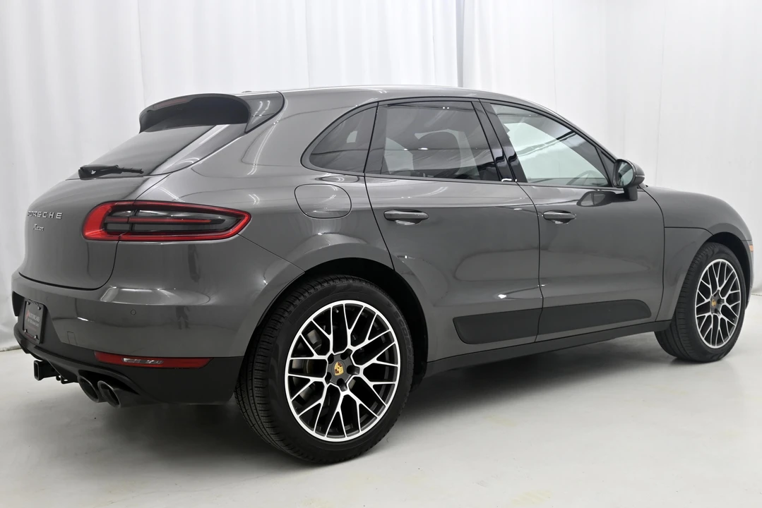 2018 Porsche Macan - Image 27 of 31