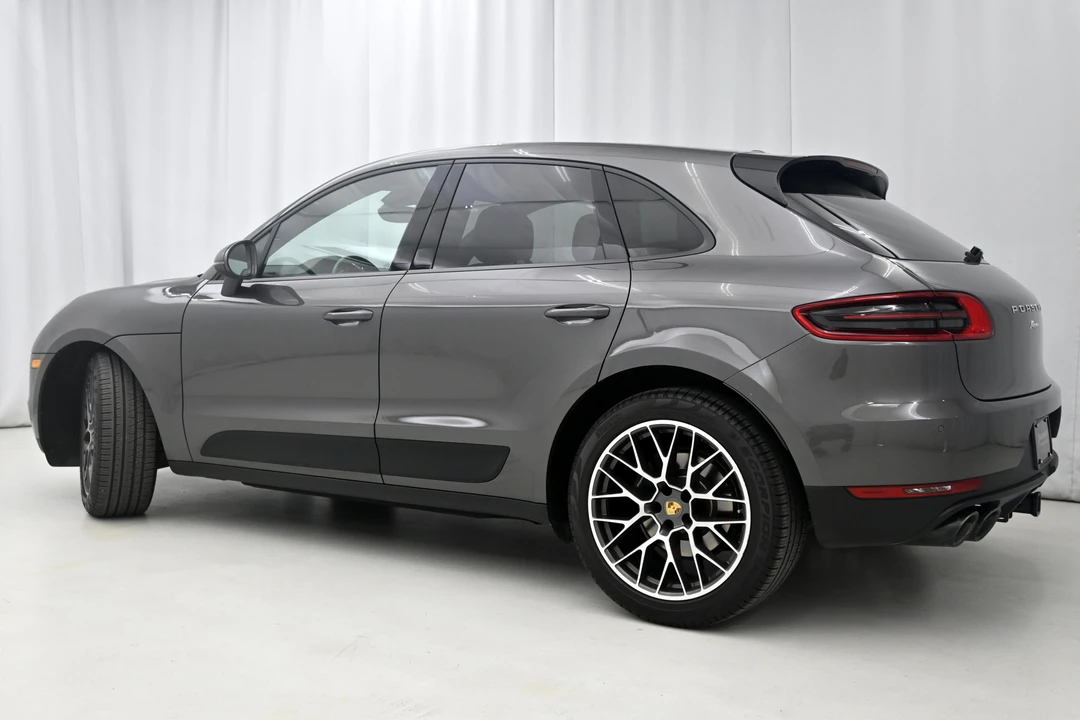 2018 Porsche Macan - Image 16 of 31