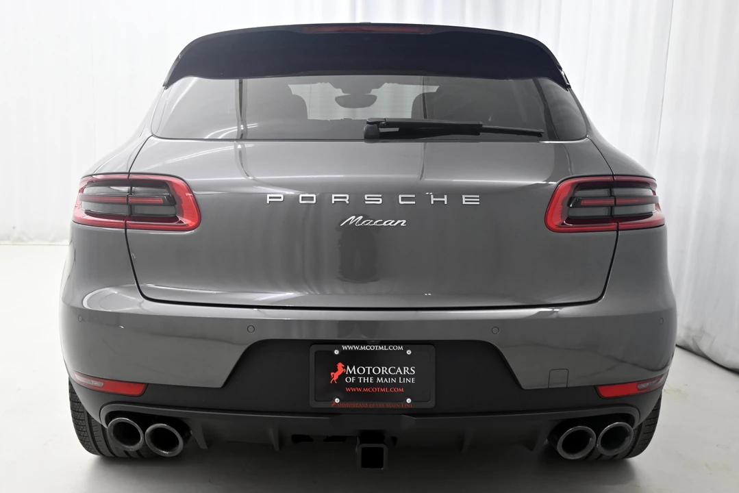 2018 Porsche Macan - Image 24 of 31