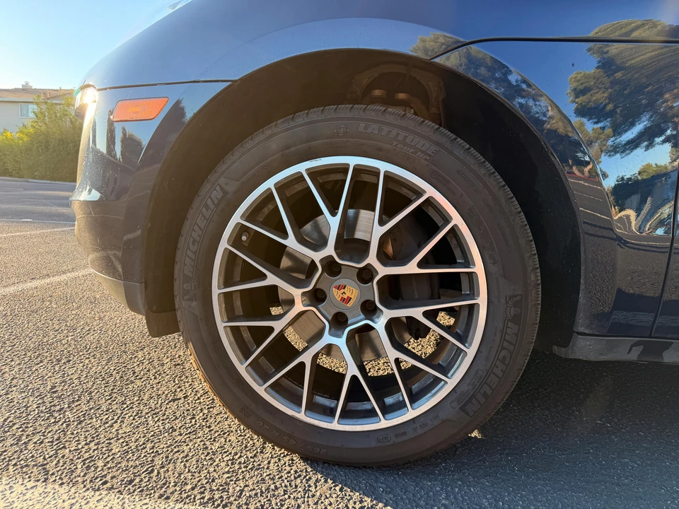 2018 Porsche Macan - Image 17 of 31