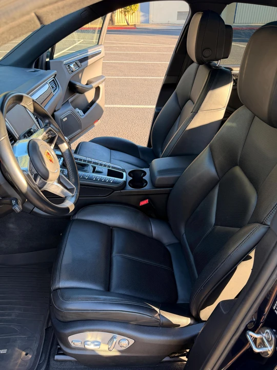 2018 Porsche Macan - Image 25 of 31