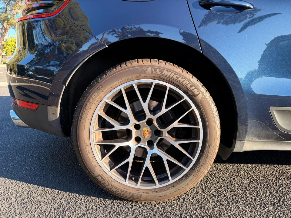 2018 Porsche Macan - Image 19 of 31