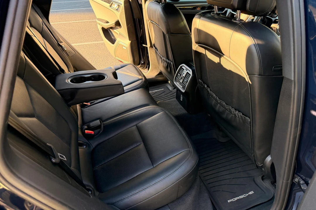 2018 Porsche Macan - Image 23 of 31