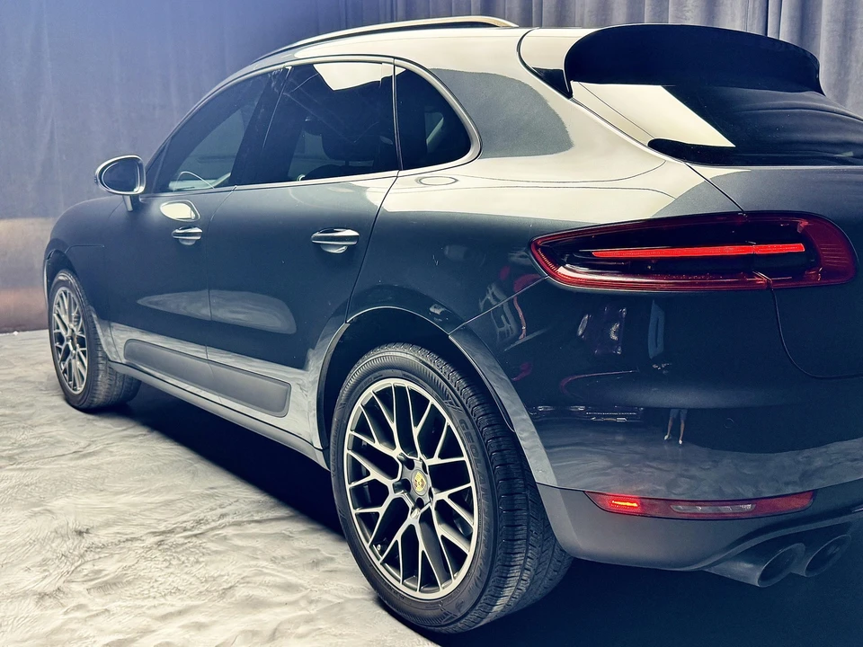 2018 Porsche Macan - Image 20 of 31