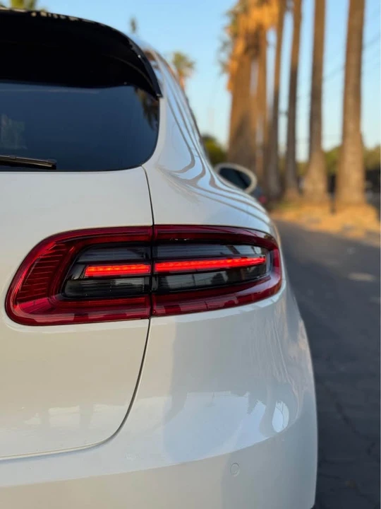 2018 Porsche Macan - Image 5 of 12