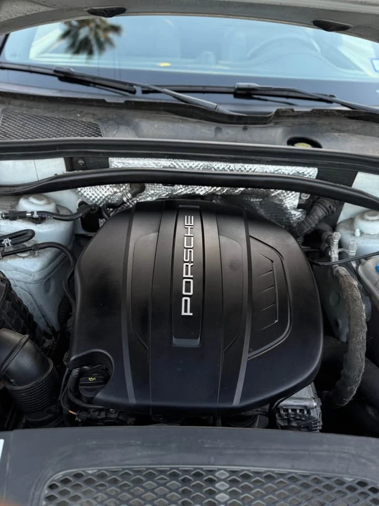 2018 Porsche Macan - Image 10 of 12