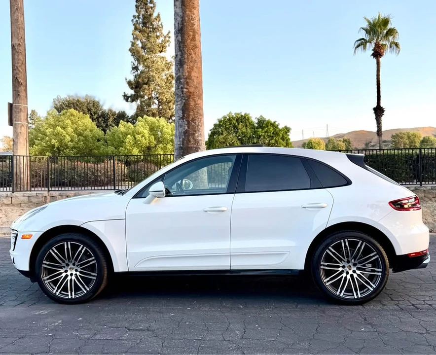 2018 Porsche Macan - Image 12 of 12