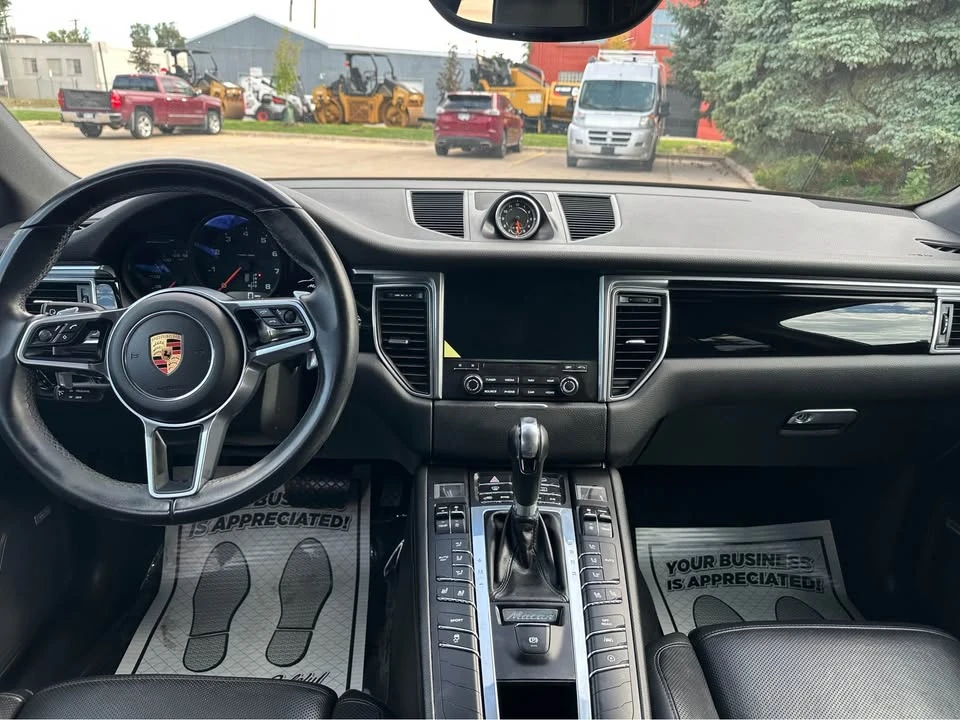 2018 Porsche Macan - Image 9 of 20