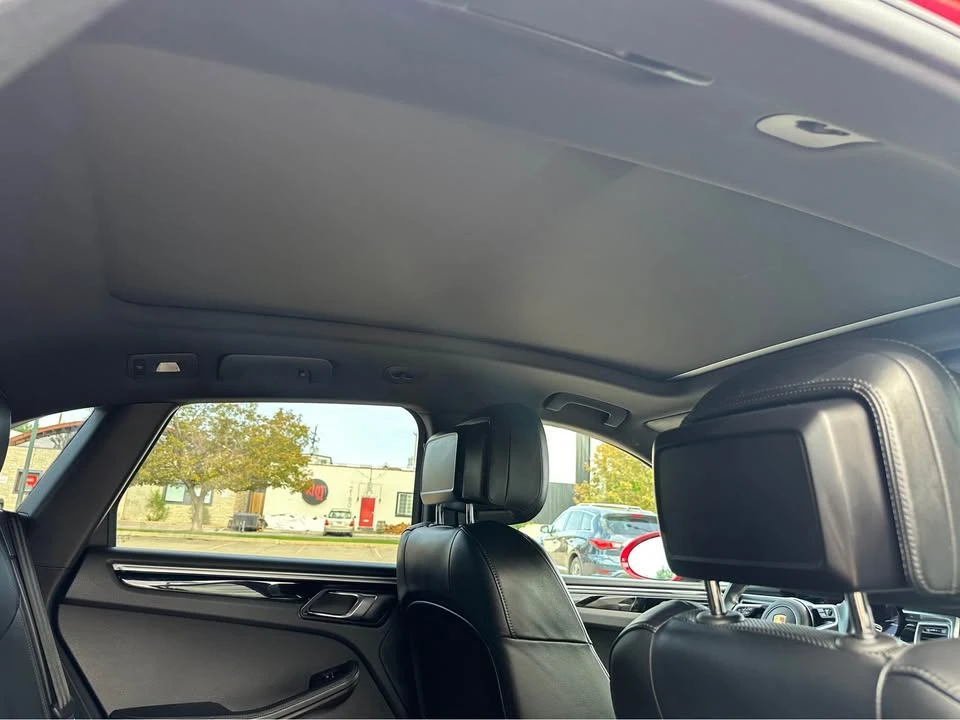 2018 Porsche Macan - Image 13 of 20