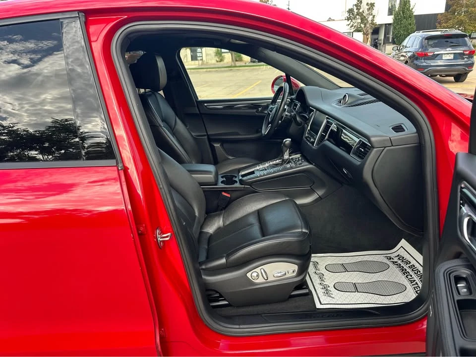 2018 Porsche Macan - Image 11 of 20