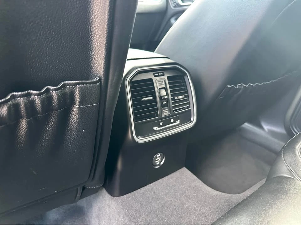 2018 Porsche Macan - Image 18 of 20