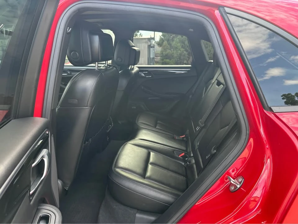 2018 Porsche Macan - Image 17 of 20