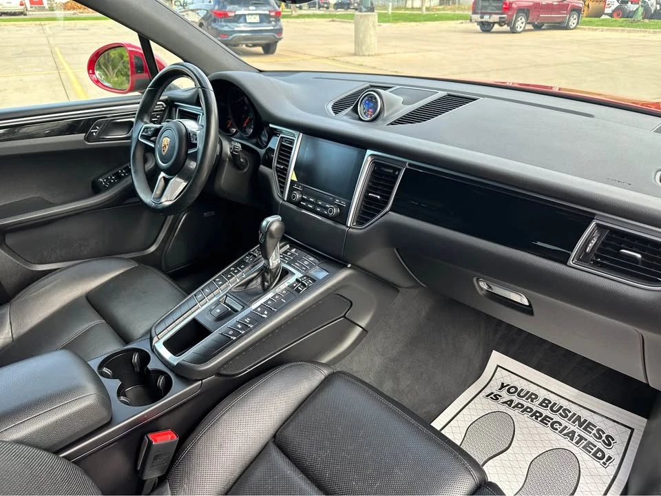 2018 Porsche Macan - Image 12 of 20