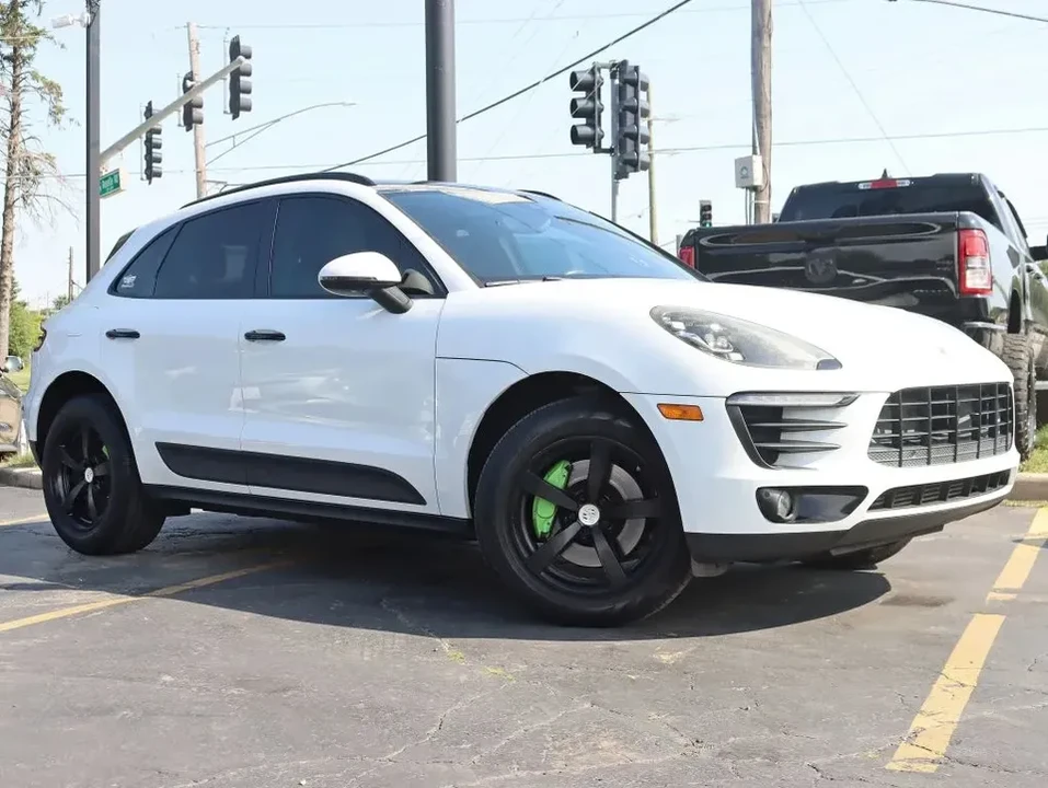 2018 Porsche Macan - Image 2 of 20