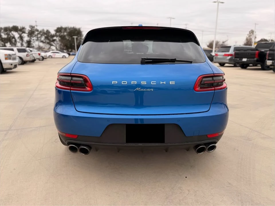 2018 Porsche Macan - Image 9 of 11