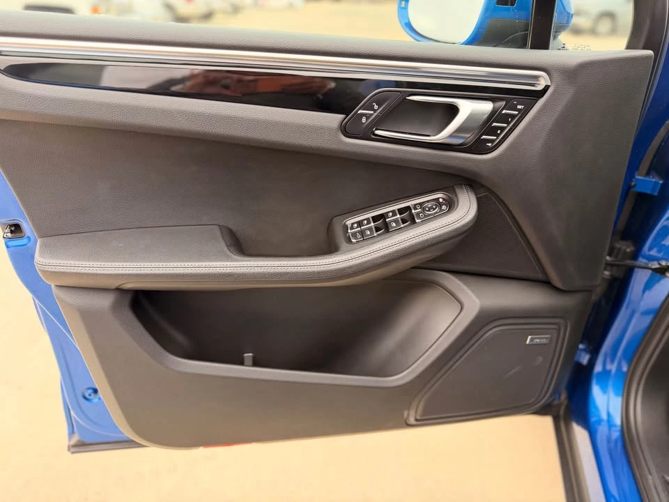 2018 Porsche Macan - Image 6 of 11