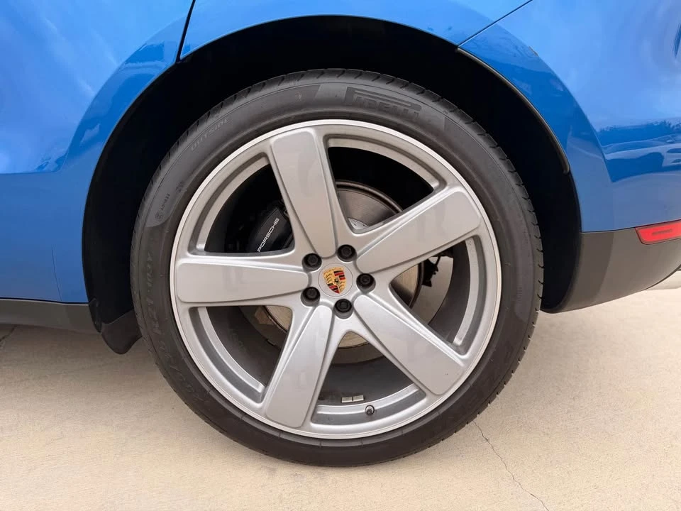 2018 Porsche Macan - Image 8 of 11