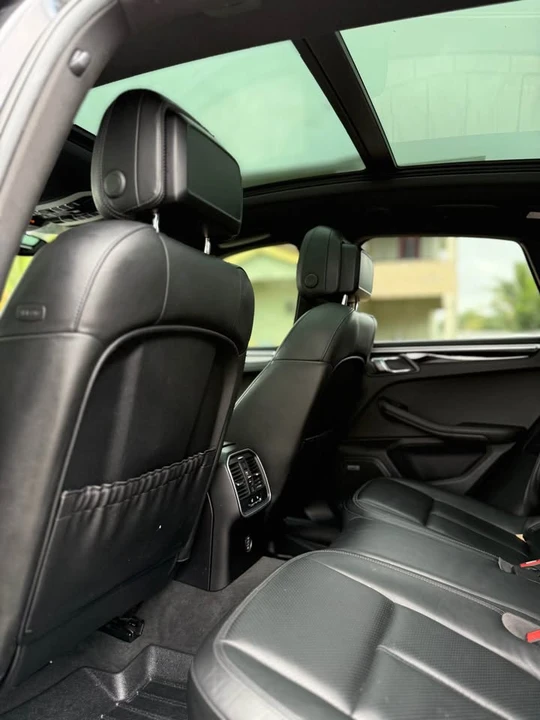 2018 Porsche Macan - Image 7 of 15